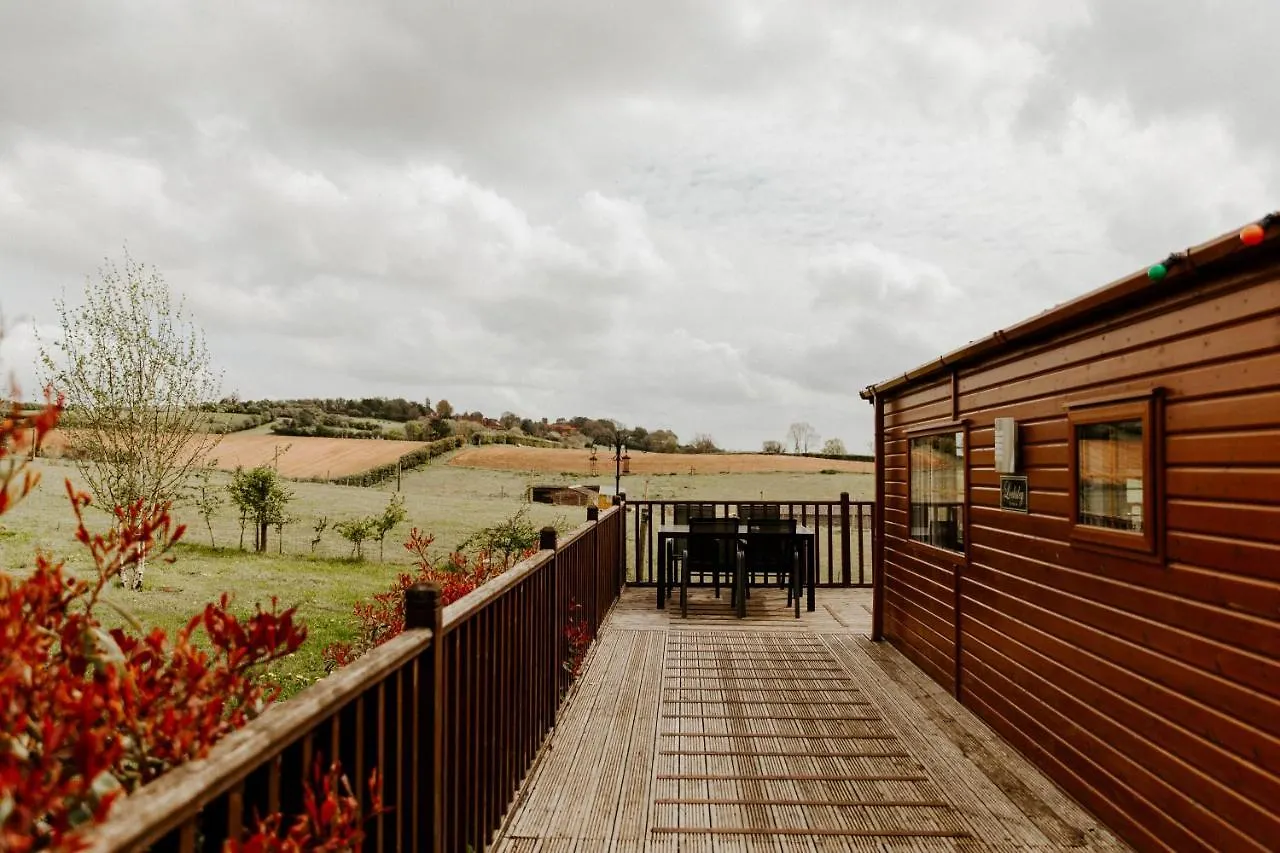 Шале Fairview Farm Holiday Accommodation 14 Luxury Lodges, Cabins, Dog Friendly, Suitable For Couples, Families And Groups, Wedding Guests , Corporate Events, Sleeps 2-65 Guests In Ravenshead, Nottingham Near Sherwood Forest, Set In 88 Acres