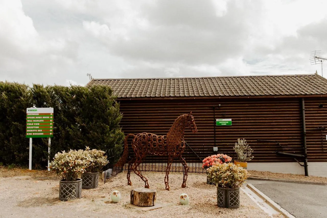 Fairview Farm Holiday Accommodation 14 Luxury Lodges, Cabins, Dog Friendly, Suitable For Couples, Families And Groups, Wedding Guests , Corporate Events, Sleeps 2-65 Guests In Ravenshead, Nottingham Near Sherwood Forest, Set In 88 Acres Шале