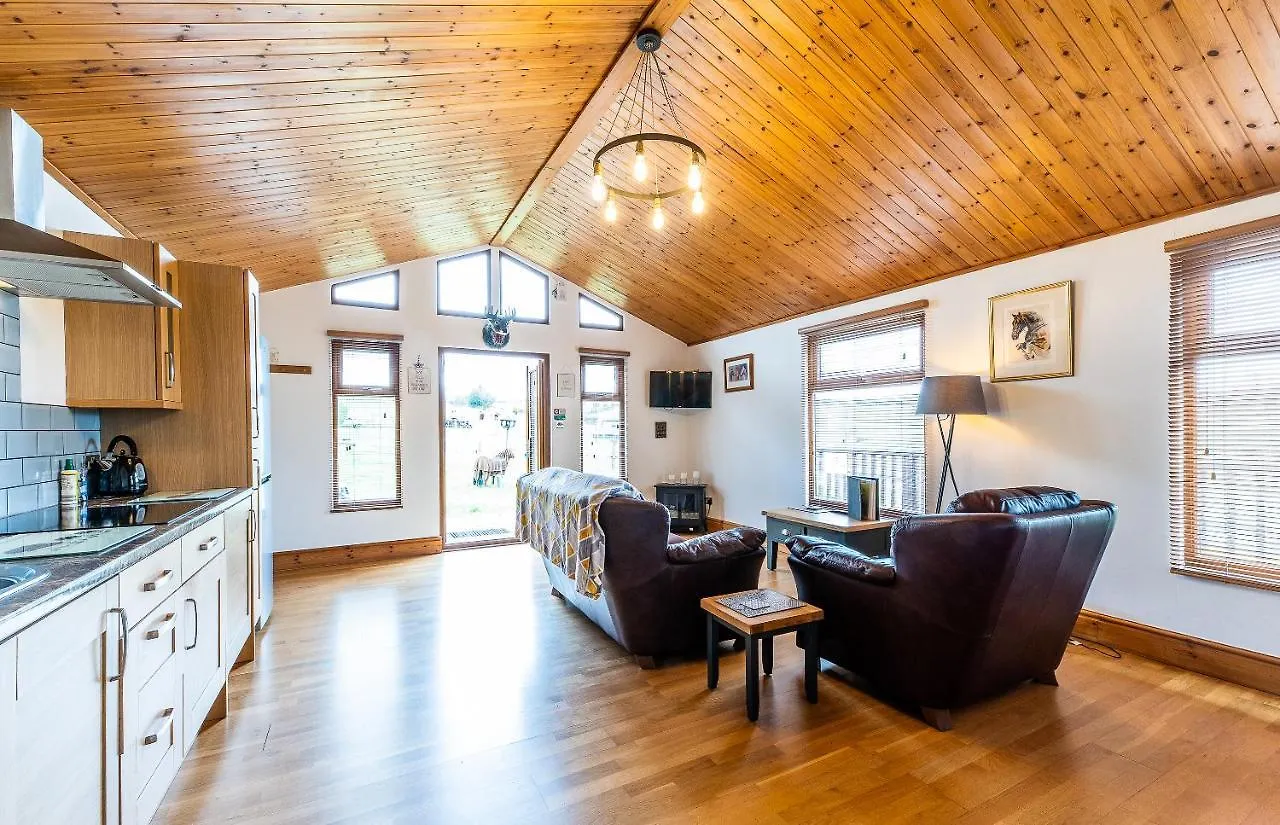 Fairview Farm Holiday Accommodation 14 Luxury Lodges, Cabins, Dog Friendly, Suitable For Couples, Families And Groups, Wedding Guests , Corporate Events, Sleeps 2-65 Guests In Ravenshead, Nottingham Near Sherwood Forest, Set In 88 Acres 0*,