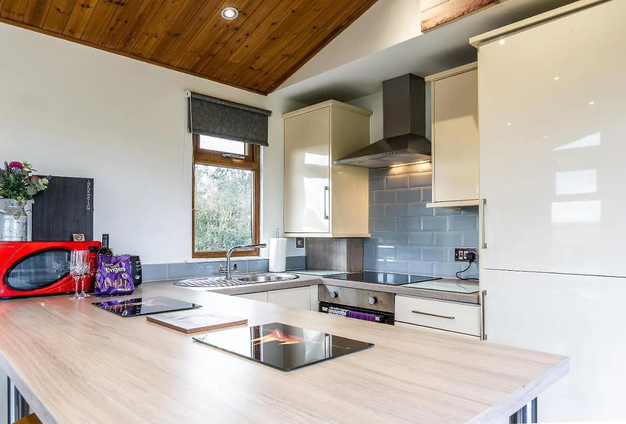 Fairview Farm Holiday Accommodation 14 Luxury Lodges, Cabins, Dog Friendly, Suitable For Couples, Families And Groups, Wedding Guests , Corporate Events, Sleeps 2-65 Guests In Ravenshead, Nottingham Near Sherwood Forest, Set In 88 Acres
