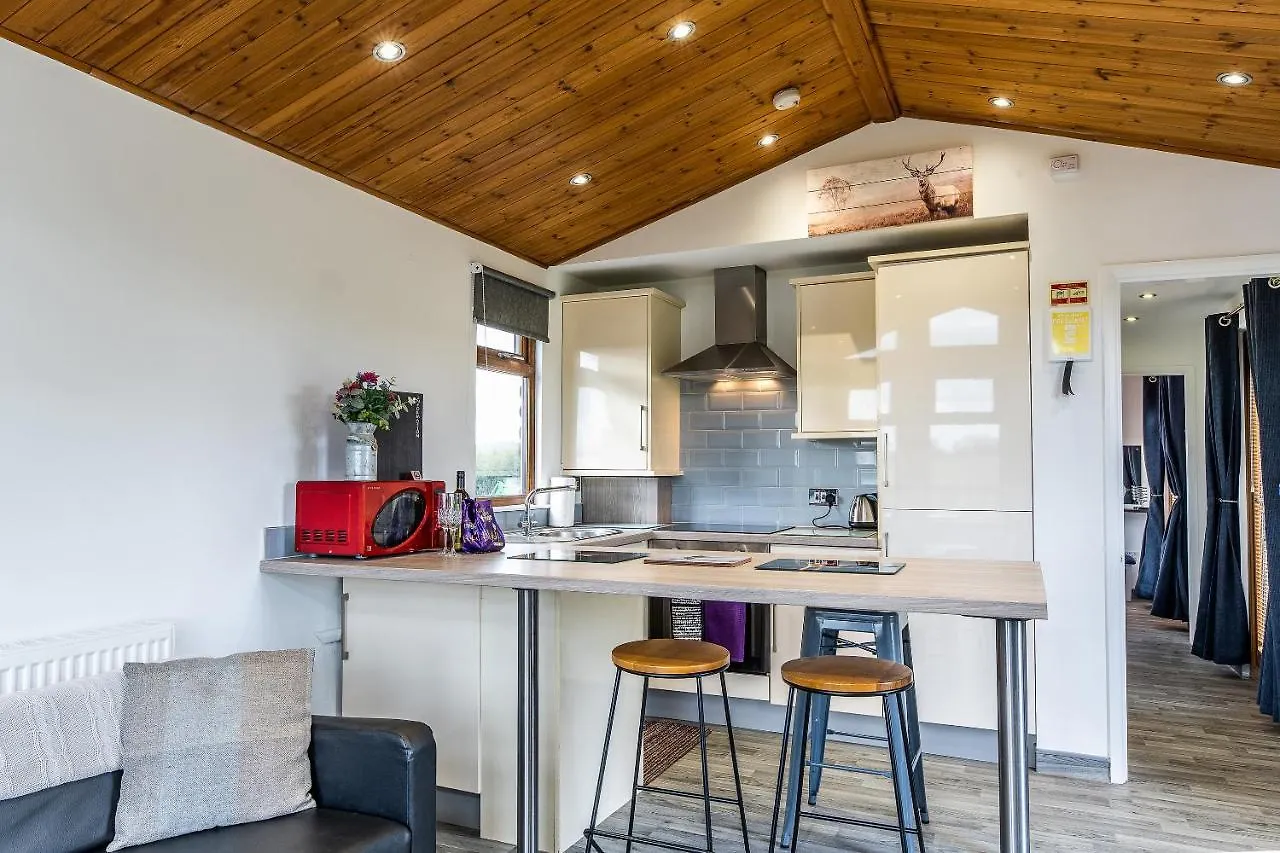 Fairview Farm Holiday Accommodation 14 Luxury Lodges, Cabins, Dog Friendly, Suitable For Couples, Families And Groups, Wedding Guests , Corporate Events, Sleeps 2-65 Guests In Ravenshead, Nottingham Near Sherwood Forest, Set In 88 Acres Великобритания