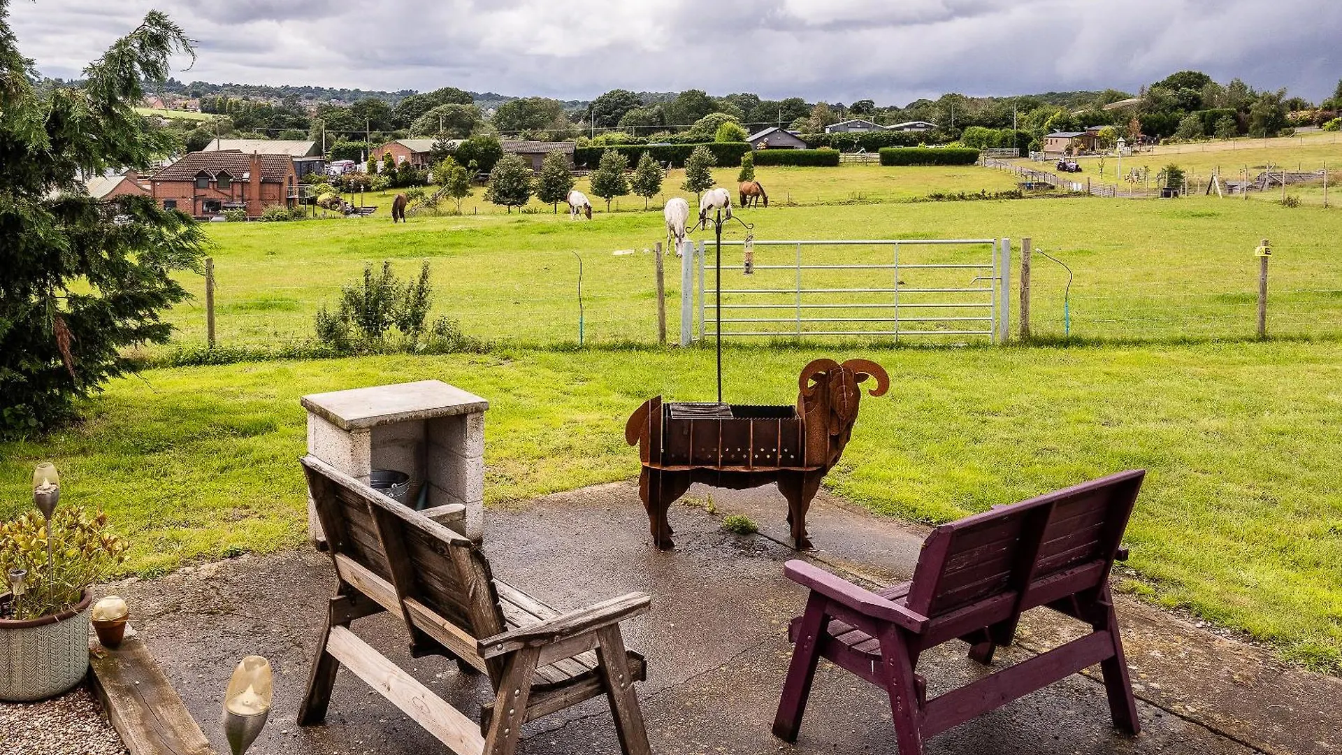 Шале Fairview Farm Holiday Accommodation 14 Luxury Lodges, Cabins, Dog Friendly, Suitable For Couples, Families And Groups, Wedding Guests , Corporate Events, Sleeps 2-65 Guests In Ravenshead, Nottingham Near Sherwood Forest, Set In 88 Acres