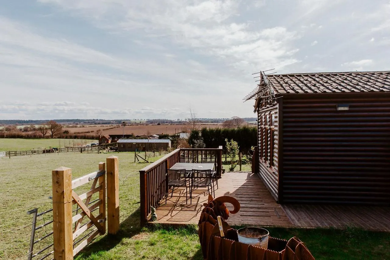 Chalet Fairview Farm Holiday Retreat: Luxury Lodges in Nottinghamshire Countryside