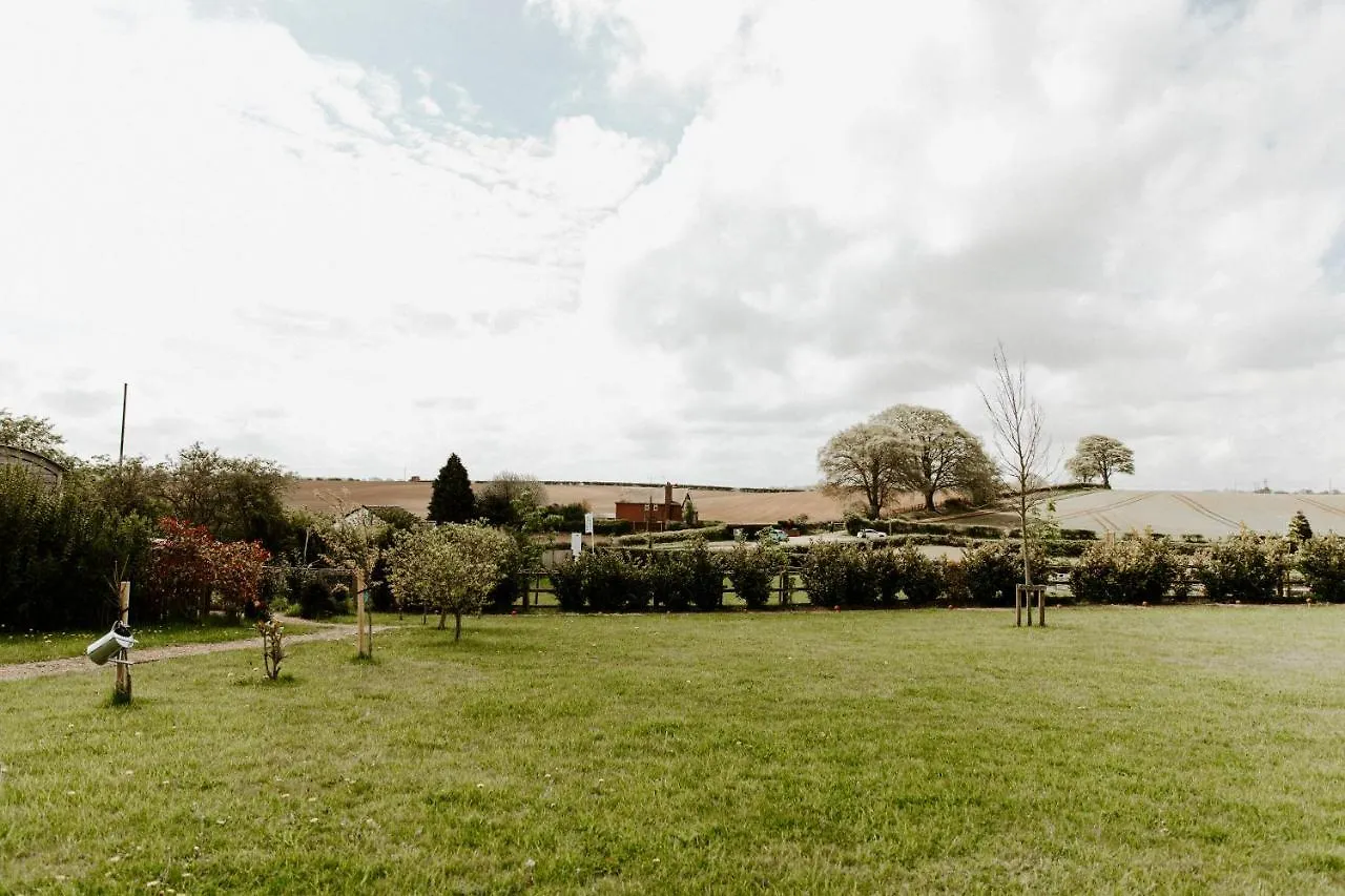 Fairview Farm Holiday Retreat: Luxury Lodges in Nottinghamshire Countryside Chalet Nottingham