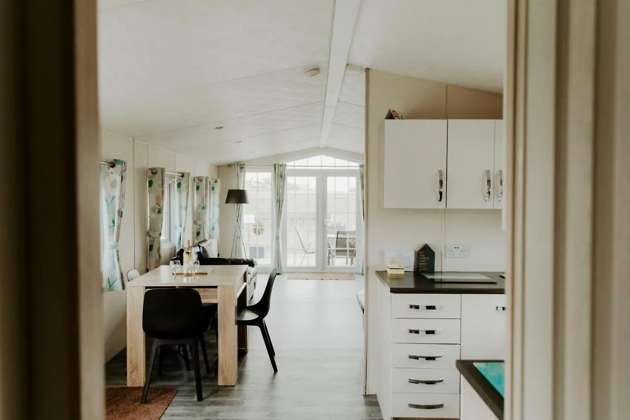 Fairview Farm Holiday Retreat: Luxury Lodges in Nottinghamshire Countryside United Kingdom