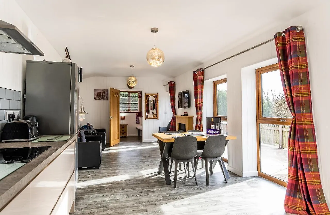 Chalet Fairview Farm Holiday Retreat: Luxury Lodges in Nottinghamshire Countryside