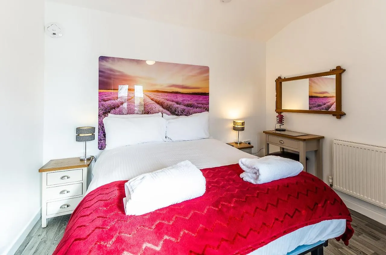 Chalet Fairview Farm Holiday Retreat: Luxury Lodges in Nottinghamshire Countryside