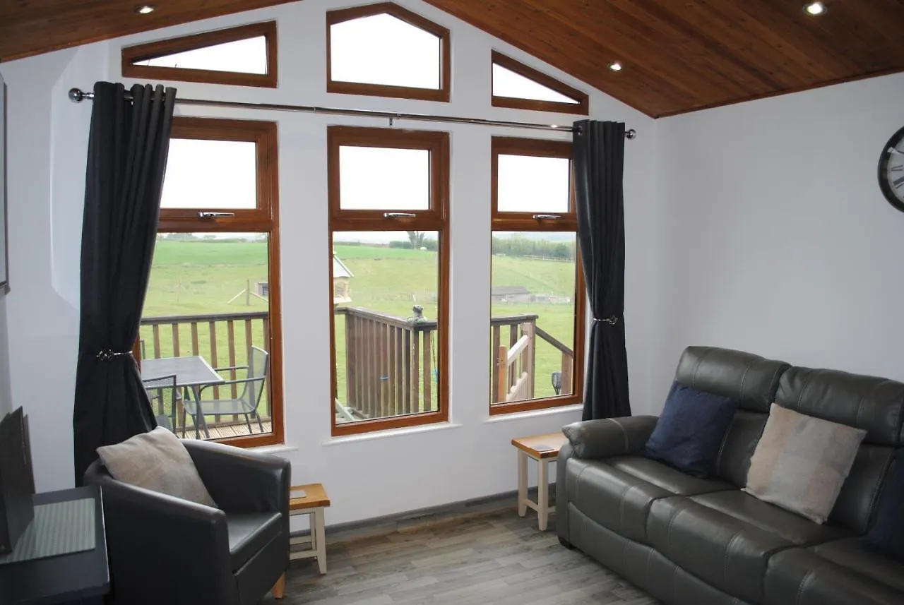 Fairview Farm Holiday Retreat: Luxury Lodges in Nottinghamshire Countryside Chalet Nottingham