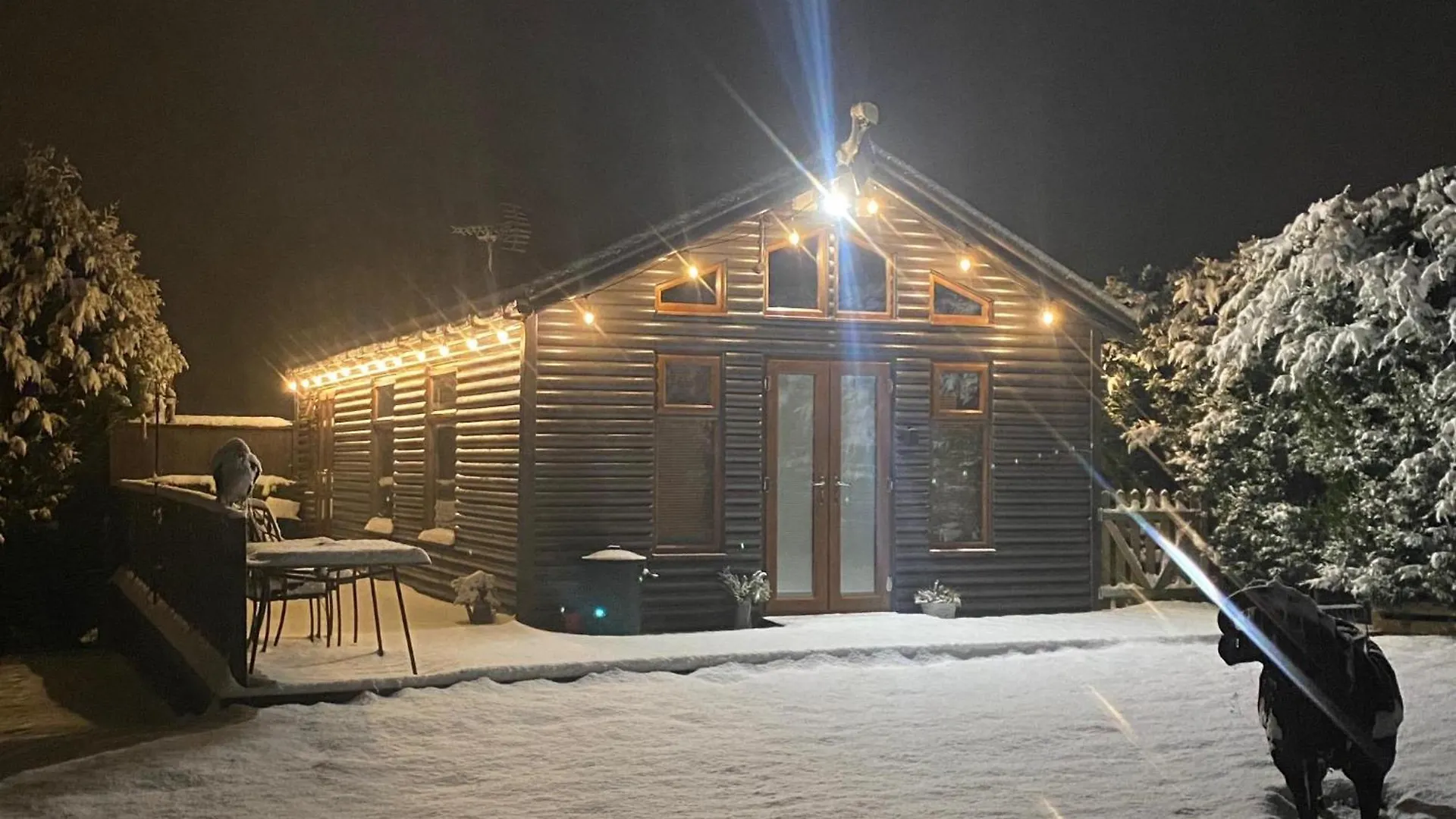 Fairview Farm Holiday Retreat: Luxury Lodges in Nottinghamshire Countryside Chalet