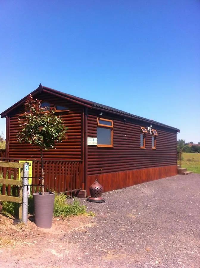 Fairview Farm Holiday Retreat: Luxury Lodges in Nottinghamshire Countryside Chalet
