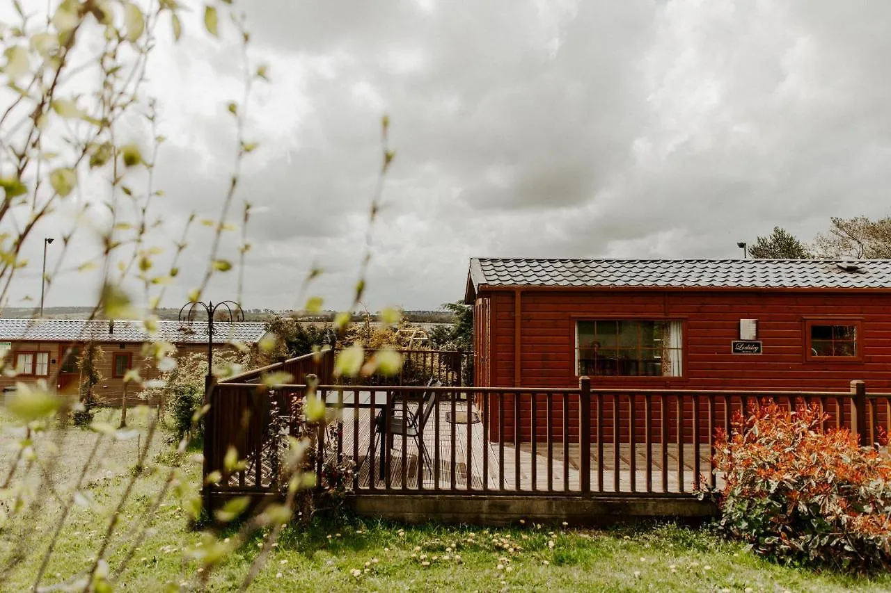 Fairview Farm Holiday Retreat: Luxury Lodges in Nottinghamshire Countryside Chalet Nottingham